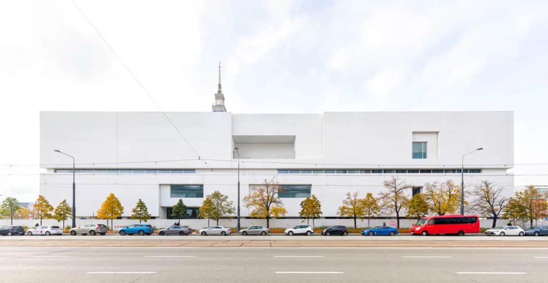 MSN Warszawa: Długa droga, koszty i kontrowersje. Czy warto było czekać?