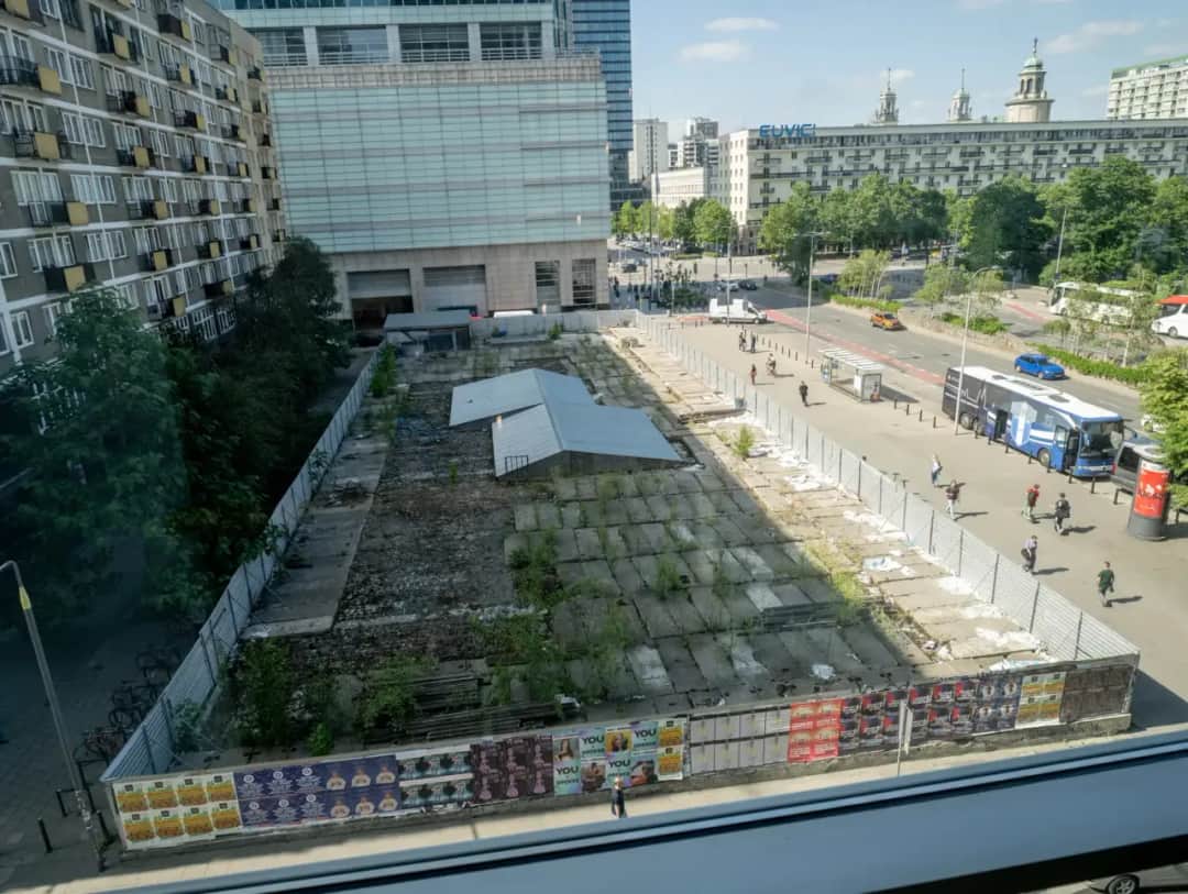 Pawilon Emilia: Od Muzeum Sztuki Nowoczesnej do oranżerii. Co dalej?