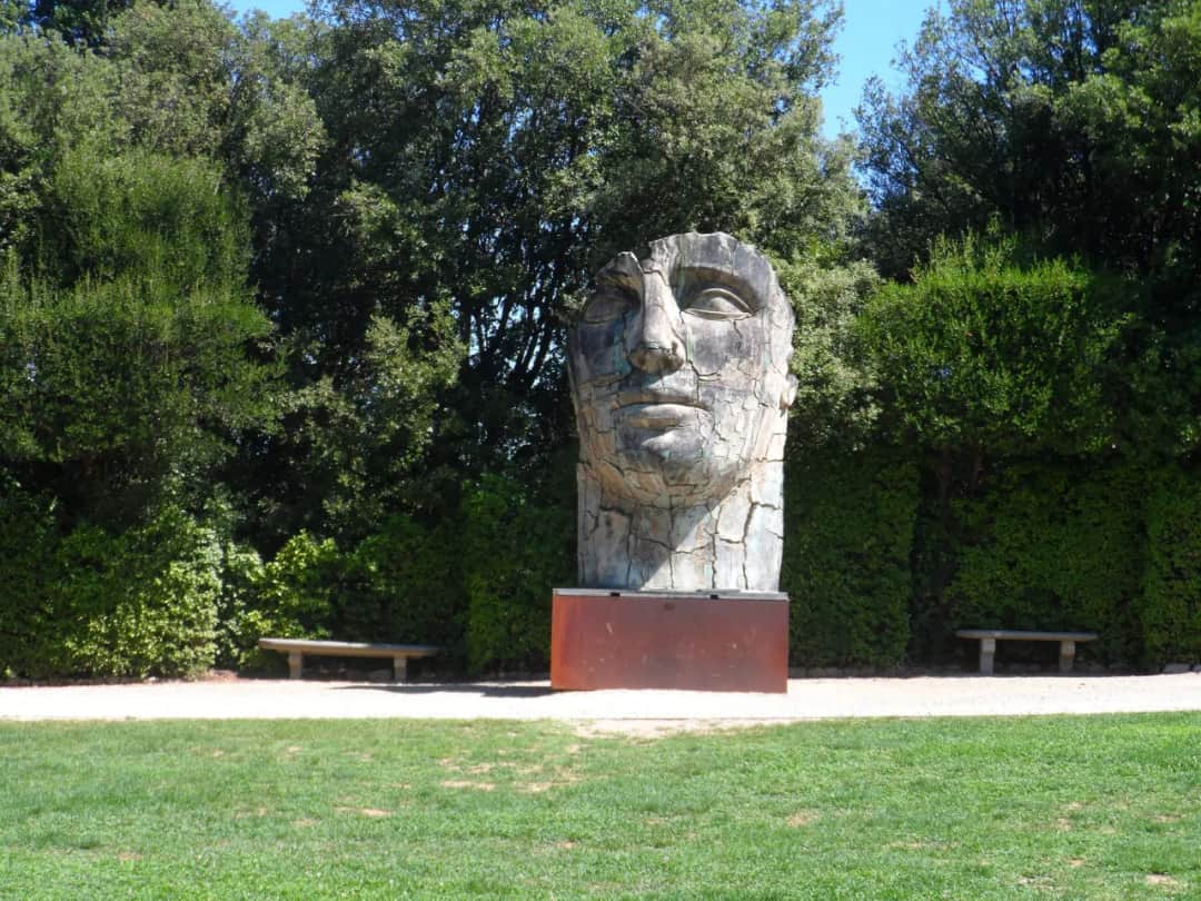 Igor Mitoraj: Dzieła, gdzie podziwiać i co symbolizują?