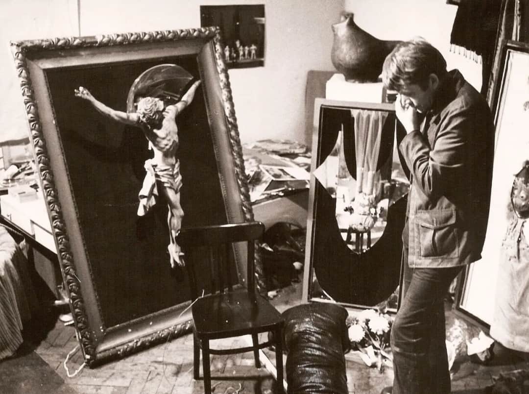 Hasior: Rzeźby z ognia i mydła. Tajemnice mistrza asamblażu